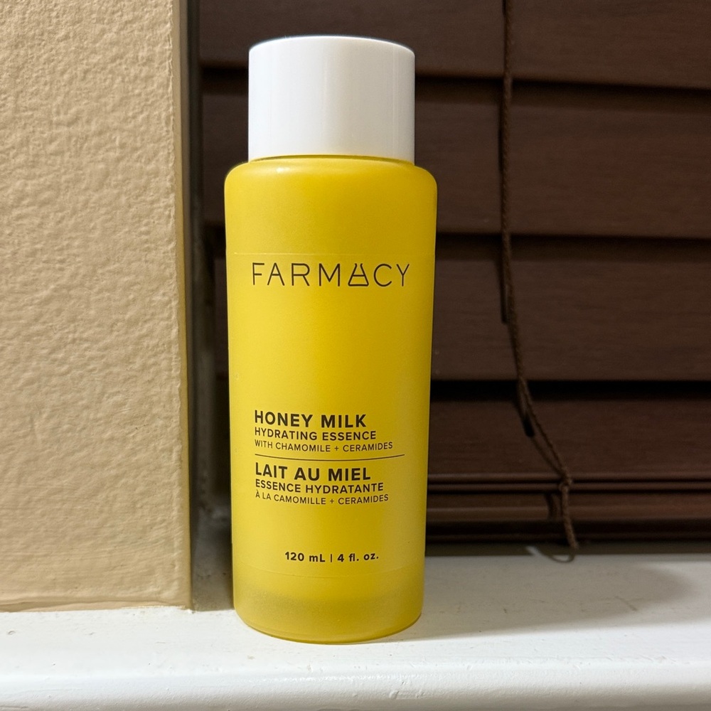 Farmacy Honey Milk Hydrating Essence
